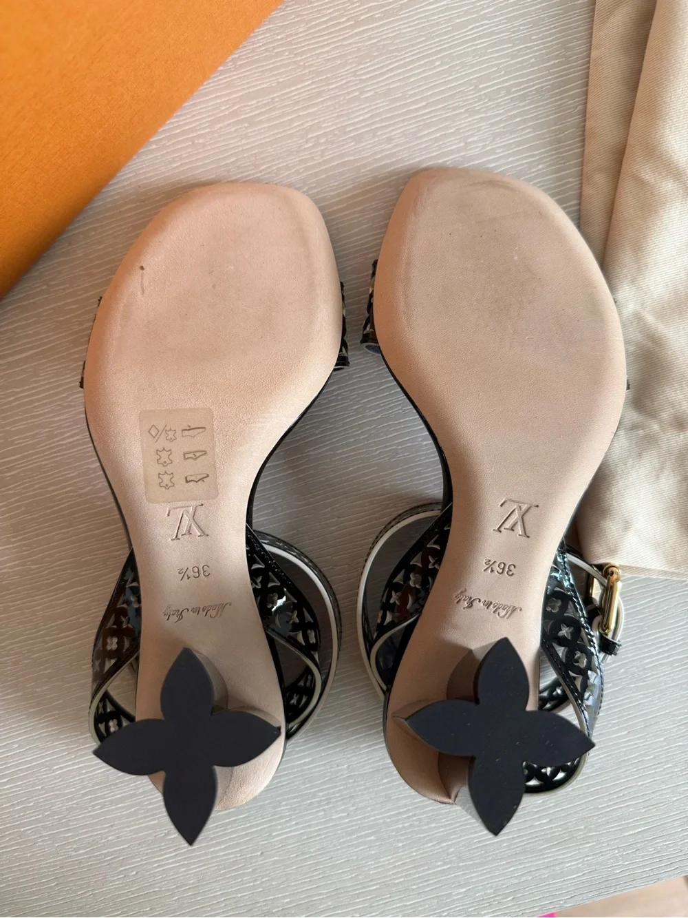 NEW! Louis Vuitton Silhouette Black Patent Leather Sandals - Cute LV heel!